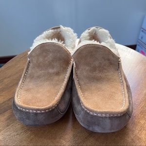 UGGs Mens Loafers / Slip ons Two Tone/Color Block Size 10